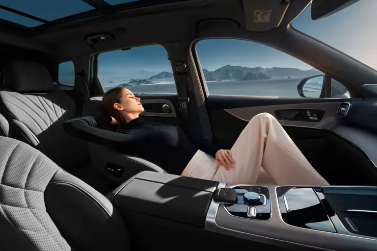 J8_Black_Interior_Soft_Comfortable_Copilot_aec79e2dfc